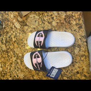 Champion slides women